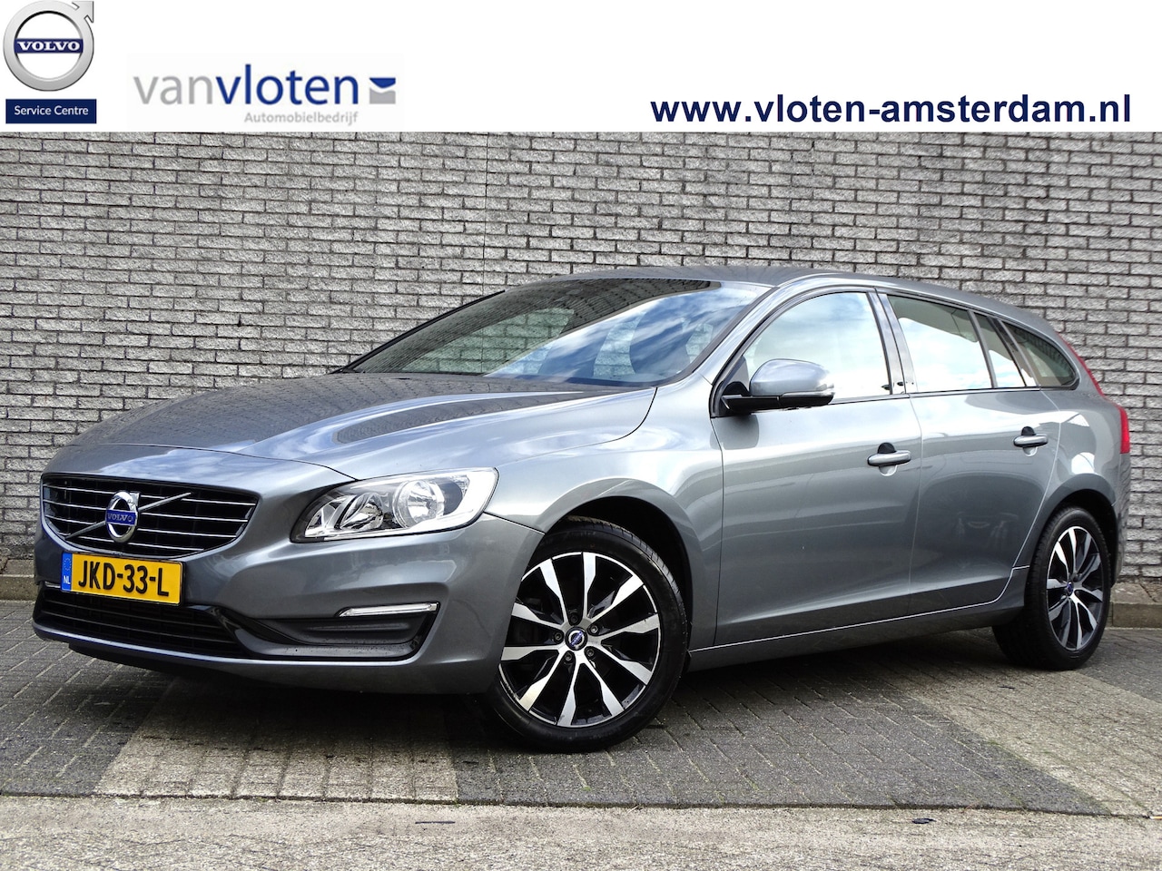 Volvo V60 - 2.0 T3 Momentum Trekhaak | Leder | Nette auto | - AutoWereld.nl