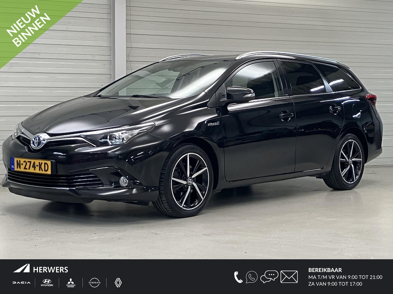 Toyota Auris Touring Sports - 1.8 Hybrid Executive / Navigatie / Stoelverwarming / Cruise Control / Camera / Bluetooth / - AutoWereld.nl