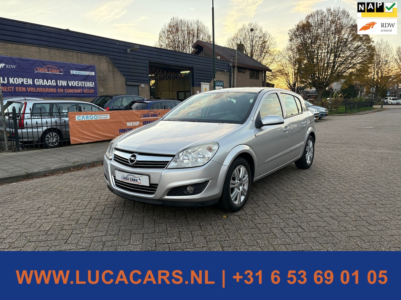 Opel Astra - 1.6 Temptation NIEUWE APK + DEALER ONDERHOUDEN! - AutoWereld.nl