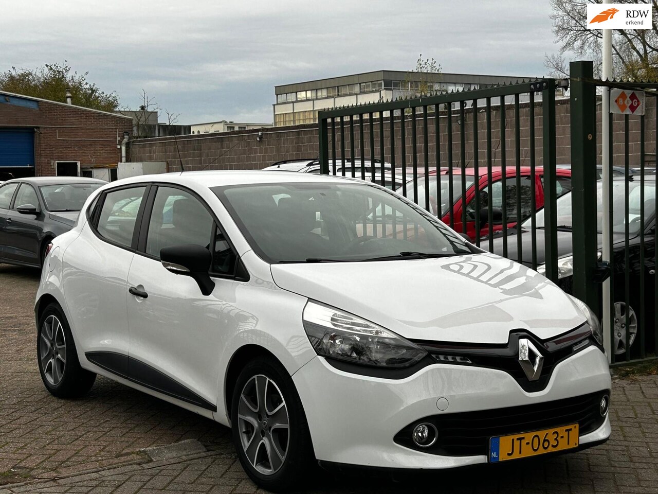 Renault Clio - 1.2 Collection uniek km org nl auto airco cruis control cv op afs - AutoWereld.nl