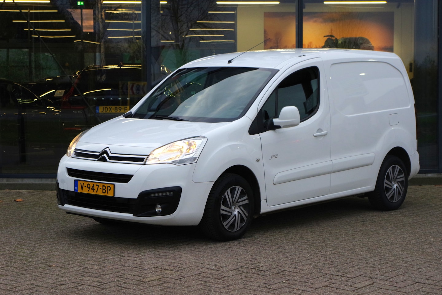Citroën Berlingo - 1.6 BlueHDI 100 PK AUtomaat Business Economy S&S, *MARGE* Airco, Mistlampen - AutoWereld.nl