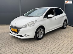 Peugeot 208 - 1.6 VTi Allure / Navi / Pdc