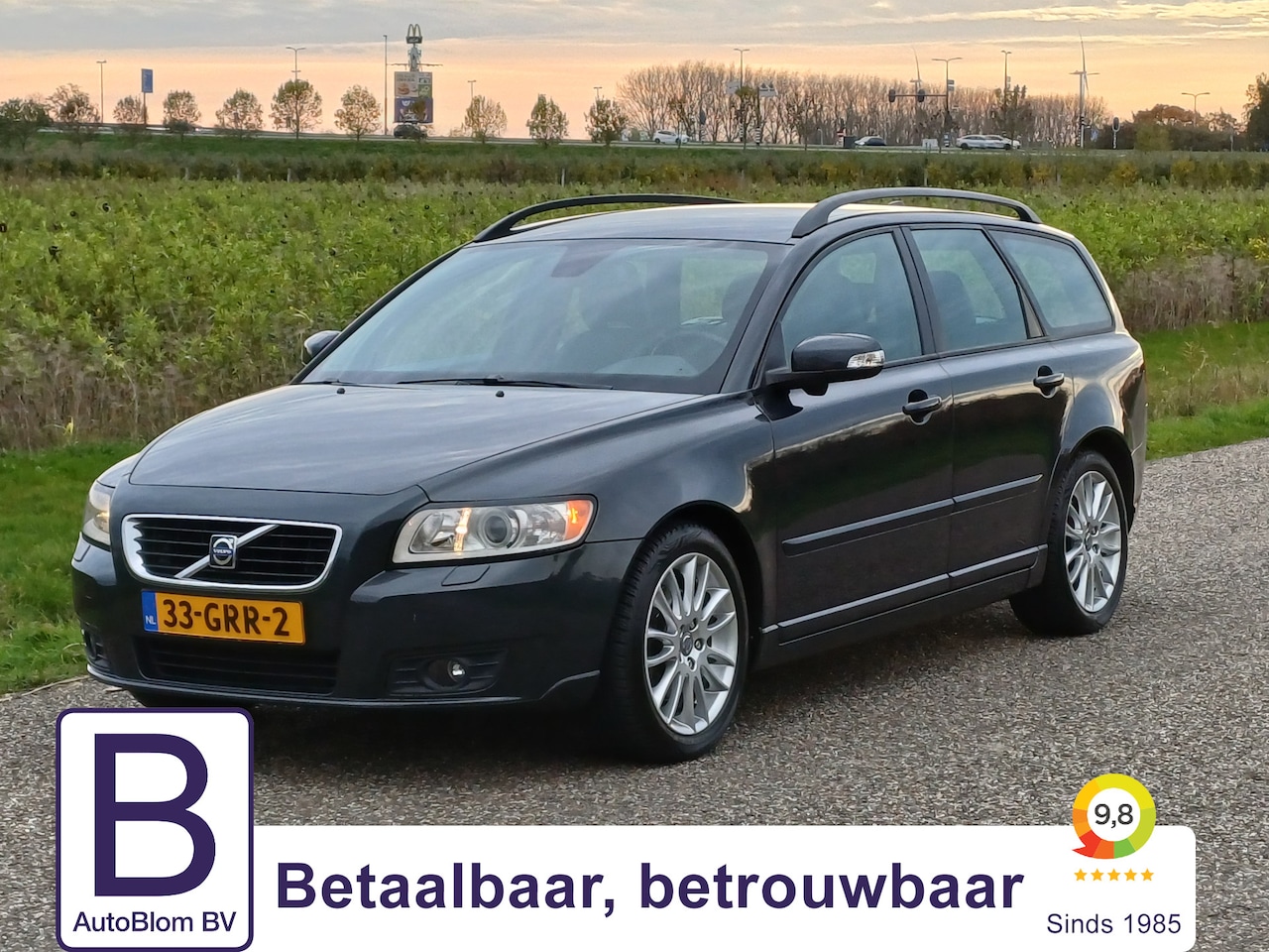Volvo V50 - 2.4 Momentum /Goed onderhouden!/Leder/Trekh./Xenon/4-S/ - AutoWereld.nl