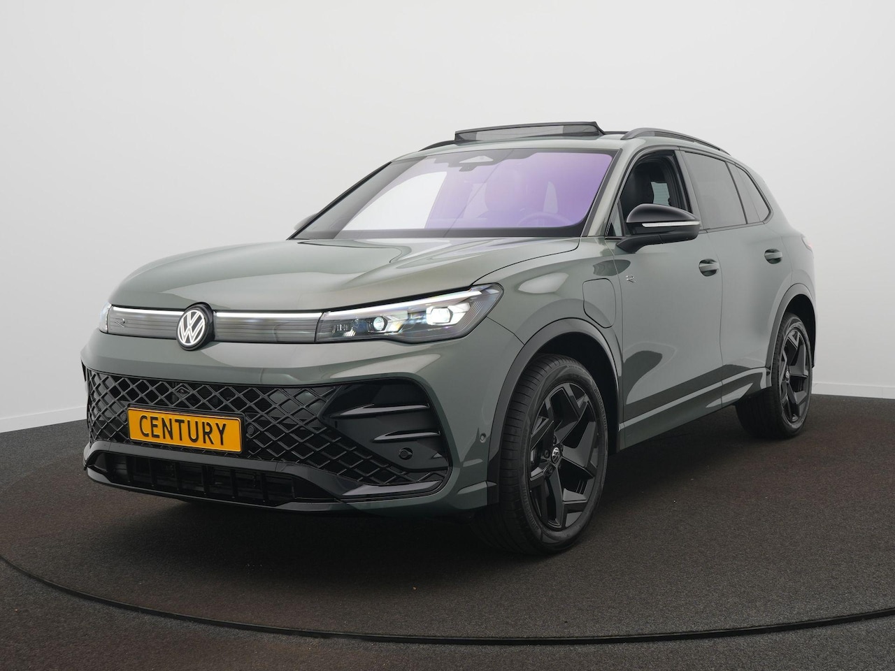 Volkswagen Tiguan - R-Line Edition 1.5 eHybrid 150 kW / 204 PK SUV 6 v - AutoWereld.nl