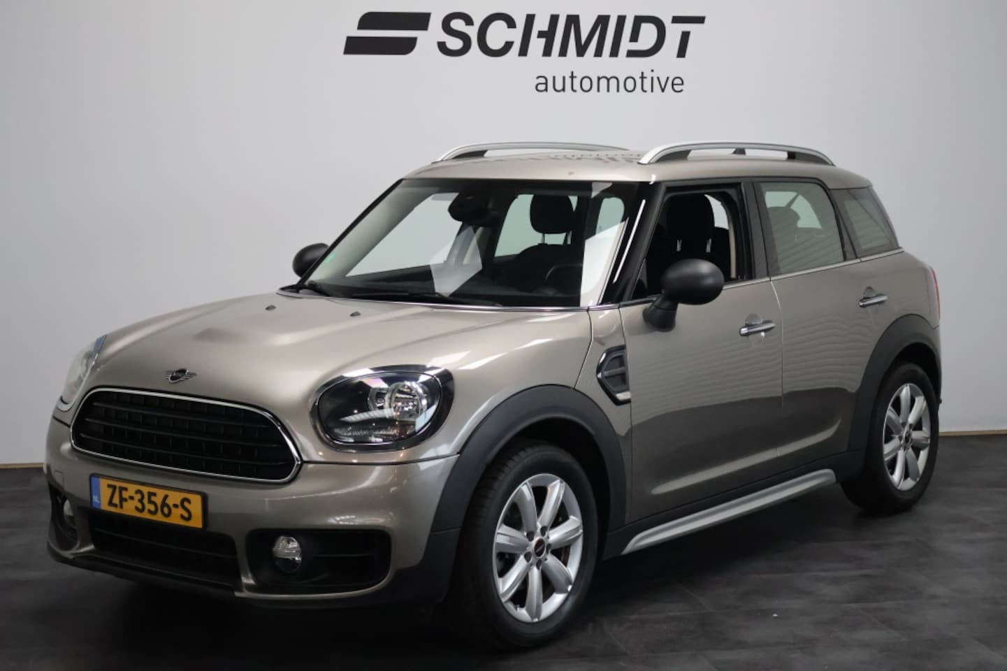 MINI Countryman - Mini 1.5 One Business Edition | Trekhaak | Navigatie - AutoWereld.nl