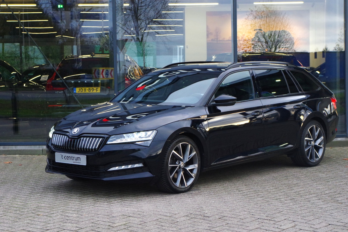 Skoda Superb Combi - 1.4 TSI iV 218 PK Sportline BNS PHEV, 4 x Stoelverwarming, 360 Camera, DCC, - AutoWereld.nl