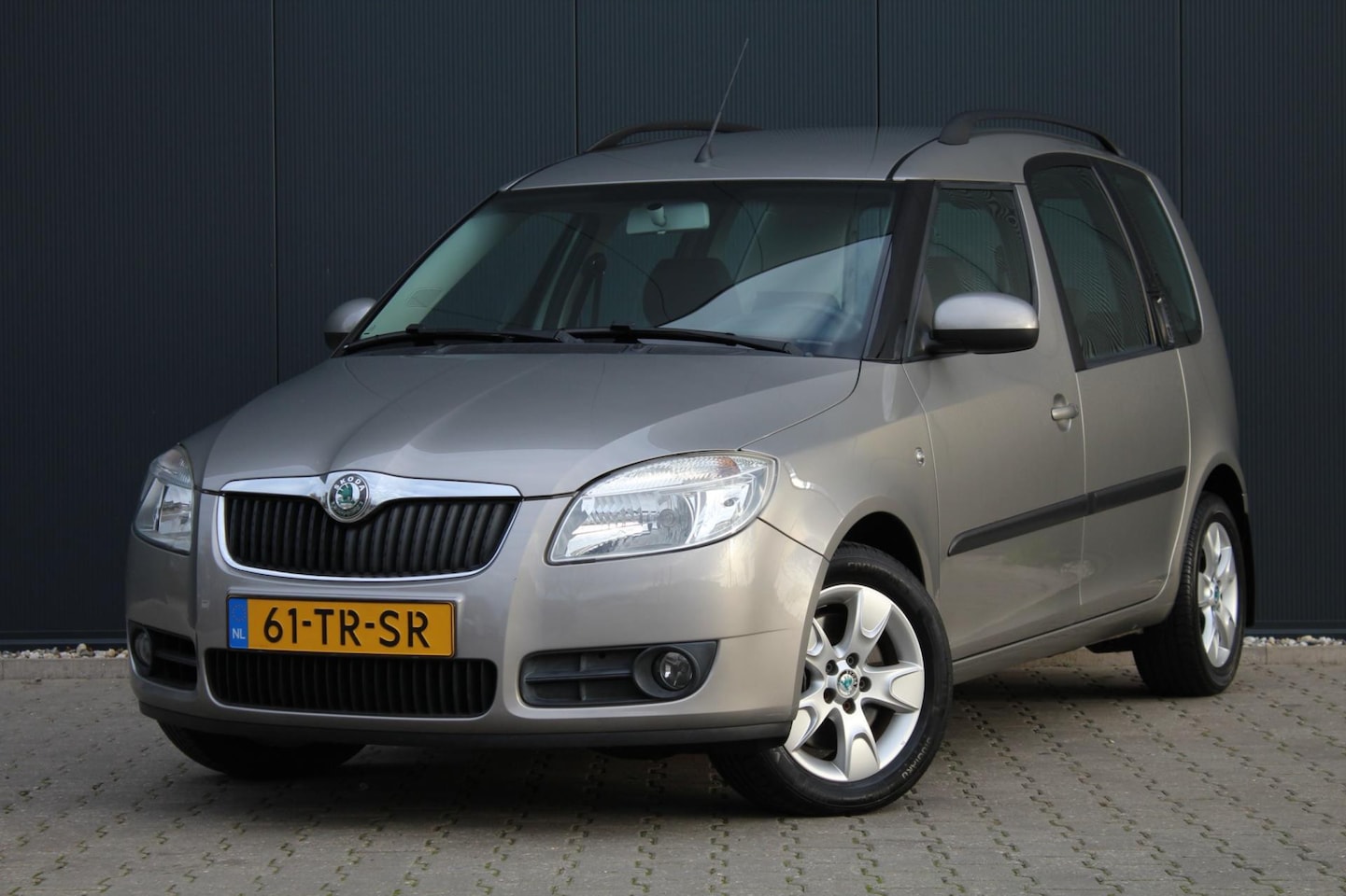 Skoda Roomster - 1.6-16V Style | Automaat | Trekhaak | Clima / Cruise control | NAP | APK | - AutoWereld.nl