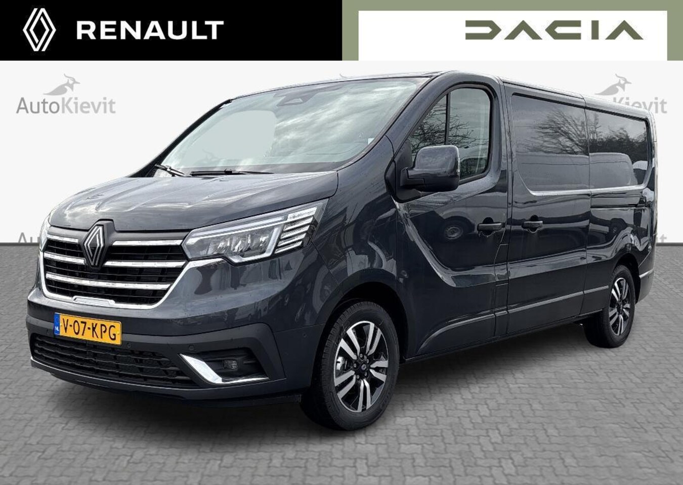 Renault Trafic - 2.0 Blue dCi 170 EDC T30 L2H1 Extra - Alarm / Trekhaak / Houten laadvloer / Zijschuifdeur - AutoWereld.nl