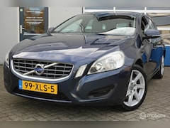 Volvo V60 - 1.6 T3 Kinetic LEDER/ECC/NAVIGATIE/TREKHAAK/NAP