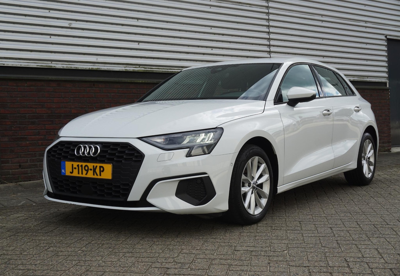 Audi A3 Sportback - 35 TFSI150PK/Digitaal Dashboard/Camera/Automatisch inparkeer hulpsysteem. - AutoWereld.nl
