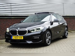 BMW 1-serie - 118i 140PK Sport-line/Panodak/Camera/ParkingPack/ Dealeronderhouden