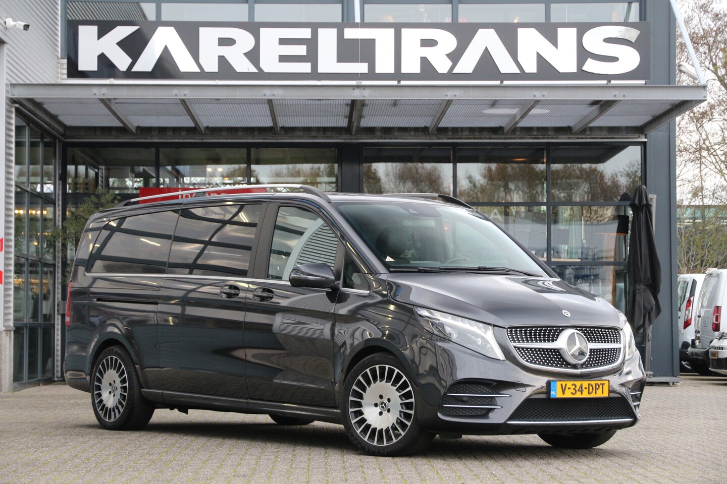 Mercedes-Benz V-klasse - V300 | DC | AMG | XL | Airmatic | Burmester | Vol!! - AutoWereld.nl