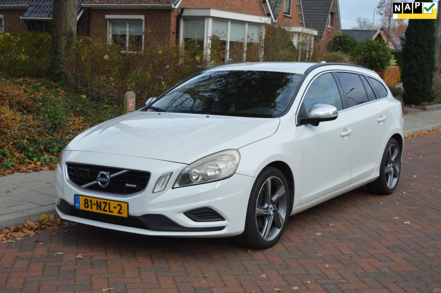 Volvo V60 - 2.0T R-Design Org NL/NAP - AutoWereld.nl