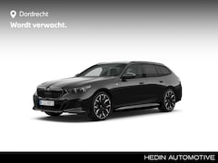 BMW 5-serie Touring - 550e xDrive M-Sport Pro | 21" | CoPilot | Carbon exterieur pakket | Panorama | Bowers & Wi