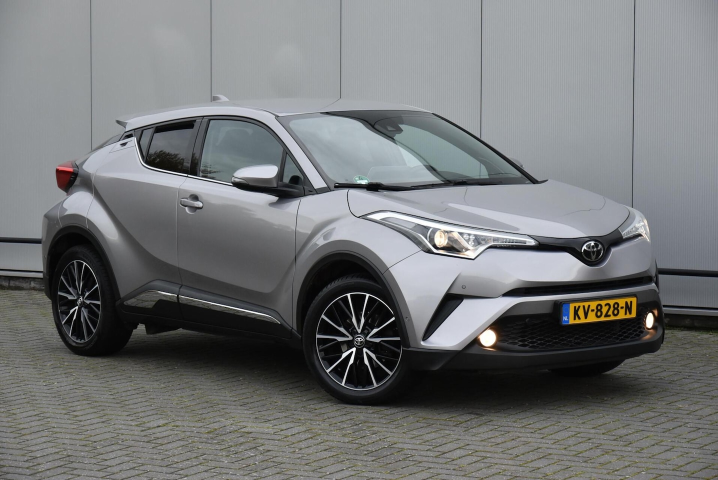 Toyota C-HR - 1.2 First Edition Clima Navi Leder PDC Trekhaak - AutoWereld.nl