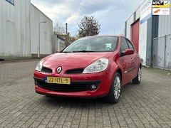 Renault Clio - 1.2-16V Special Rip Curl Airco/Cruise Nieuwe Apk