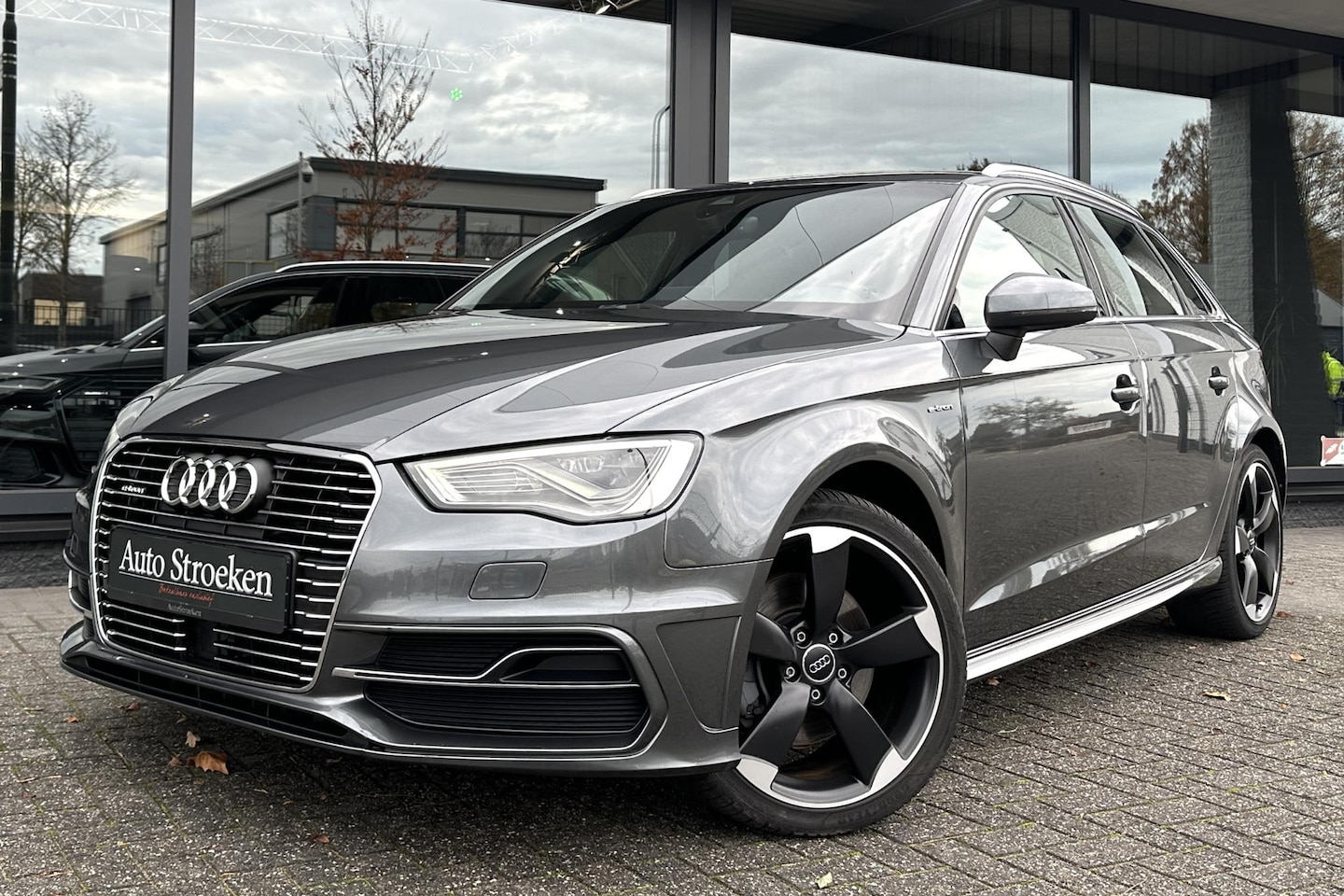 Audi A3 Sportback - 1.4 E-tron S-Line RS Leder Navi Full LED - AutoWereld.nl