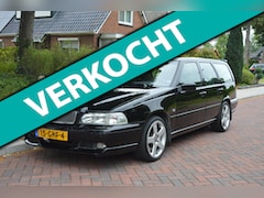 Volvo V70 - 2.4 R AWD 250PK 7-persoons voll dealer onderh