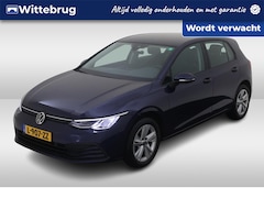 Volkswagen Golf - 1.0 TSI Life / Navigatie / Parkeersensoren V+A / Lichtmetaal 16 inch / App connect /