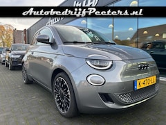 Fiat 500e - La Prima 42 kWh 1e eig. Pano Leder Adapt.Cruise Navi Carplay NL-auto