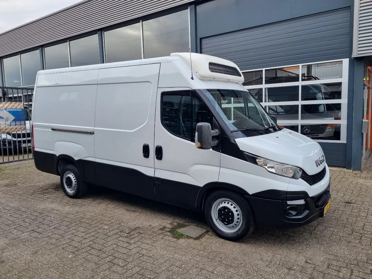 Iveco Daily - 35S17 3.0D Koelwagen TK V300MAX st 230V +20C / -20C - AutoWereld.nl