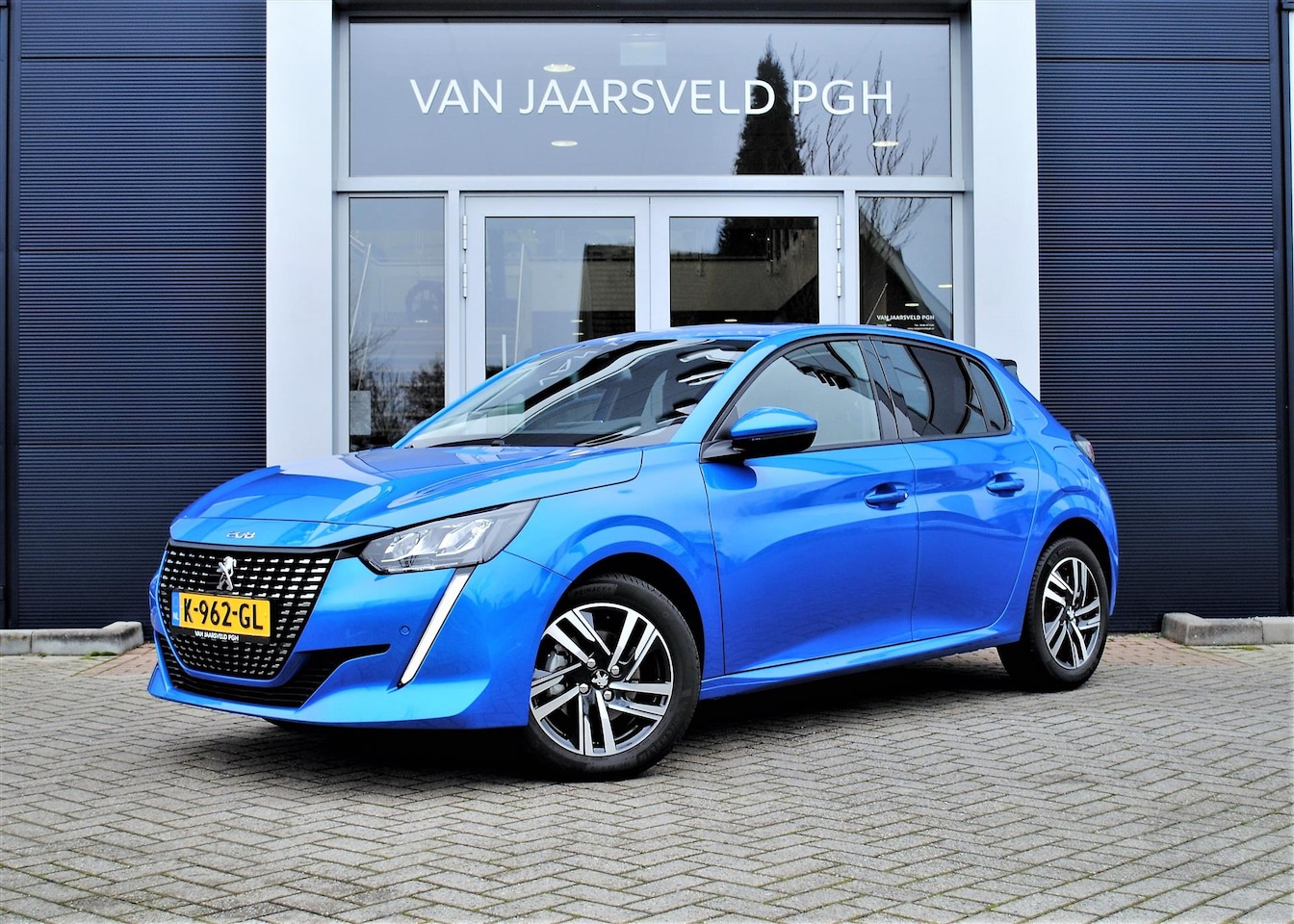 Peugeot 208 - Allure 1.2 PureTech 100pk EAT8 / Nav / Dab+ / Cam - AutoWereld.nl