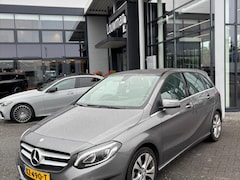 Mercedes-Benz B-klasse - 180 Ambition | 1E EIGENAAR | 12MND GARANTIE | AUTOMAAT | NAVI | AIRCO | TREKHAAK | CRUISE