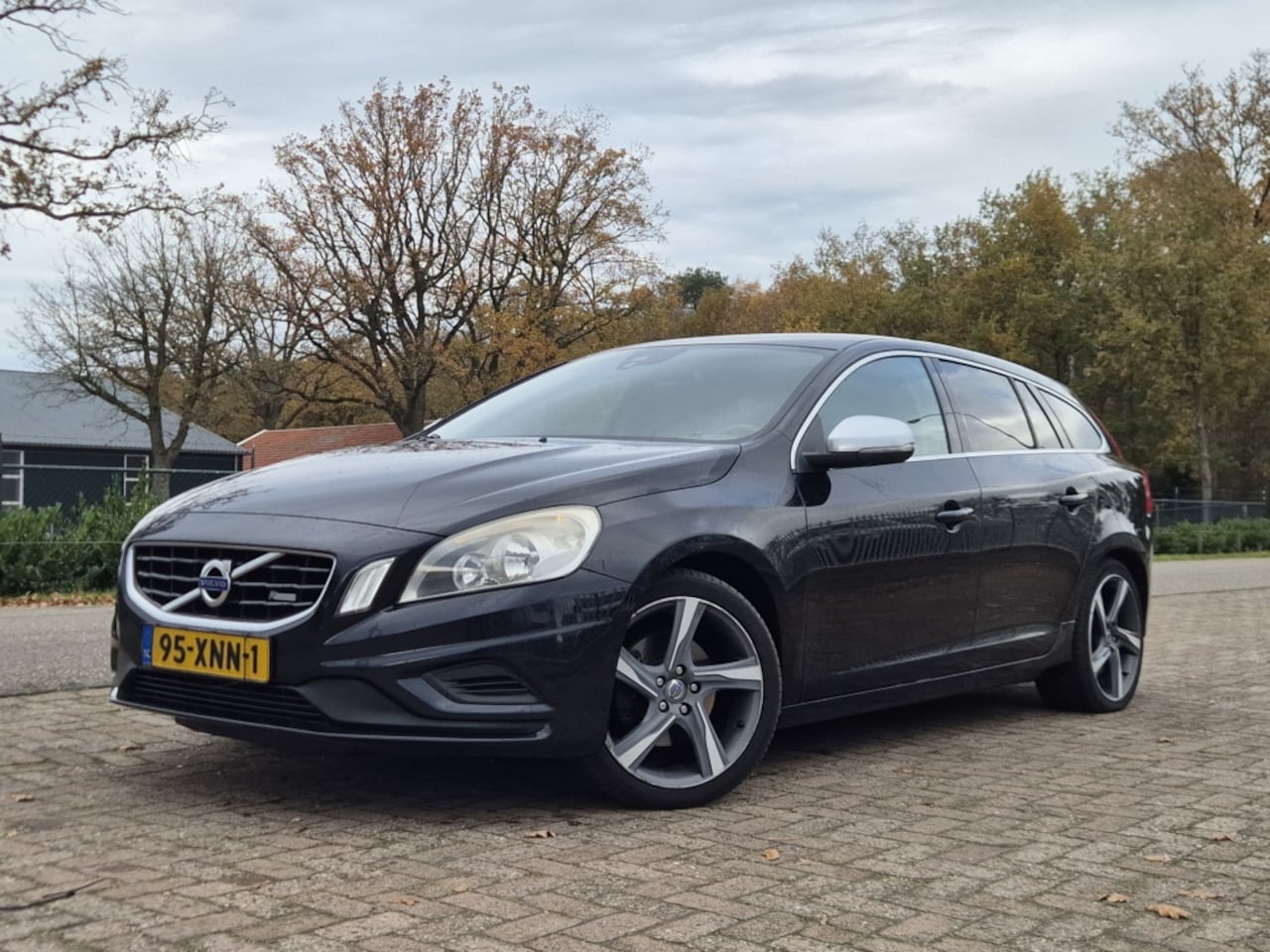 Volvo V60 - 1.6 T3 R-Design 1.6 T3 R-Design - AutoWereld.nl