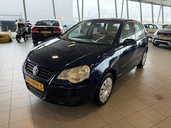 Volkswagen Polo - 1.6-16V Comfortline
