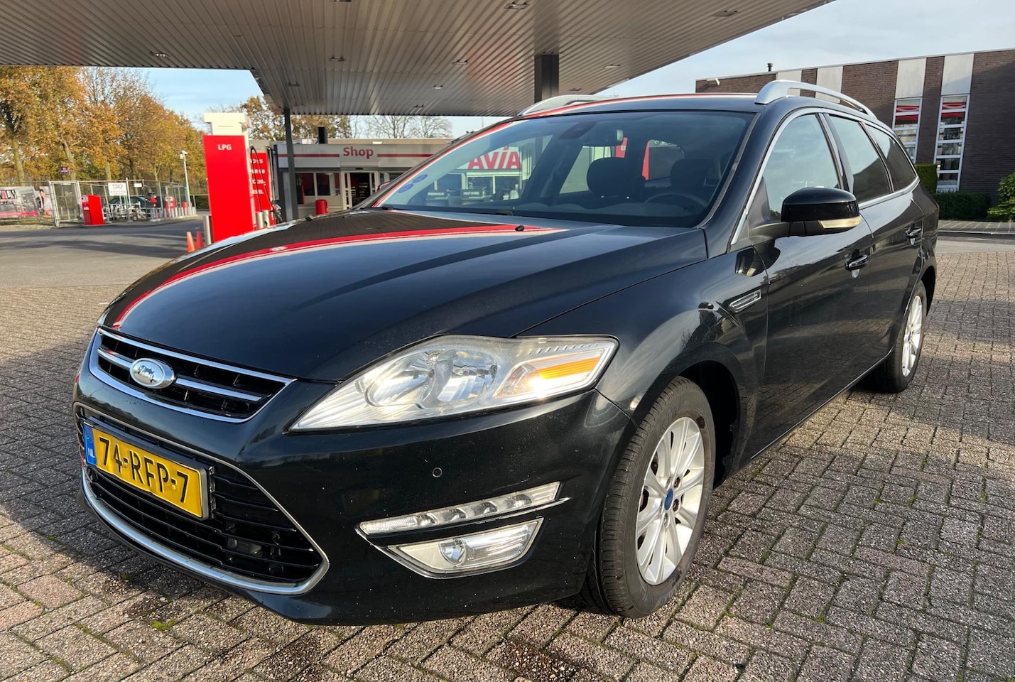 Ford Mondeo Wagon - 1.6 EcoBoost Titanium Clima-- Navigatie-- Elec. Ramen-- Trekhaak-- Lmv. - AutoWereld.nl