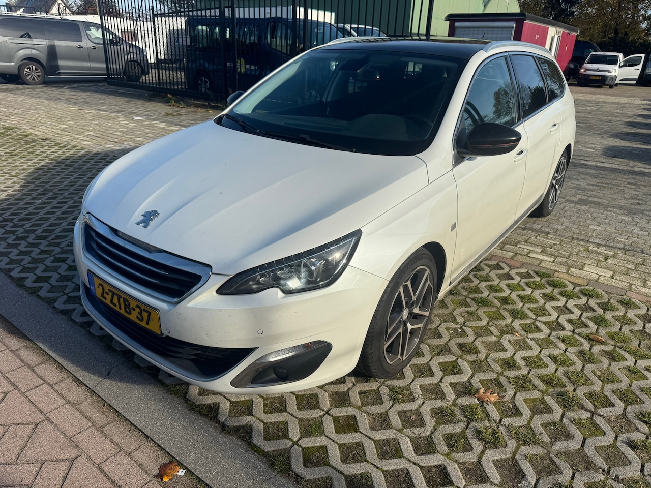 Peugeot 308 SW - 2.0 BlueHDI Blue Lease Premium 2.0 BlueHDI Blue Lease Premium - AutoWereld.nl