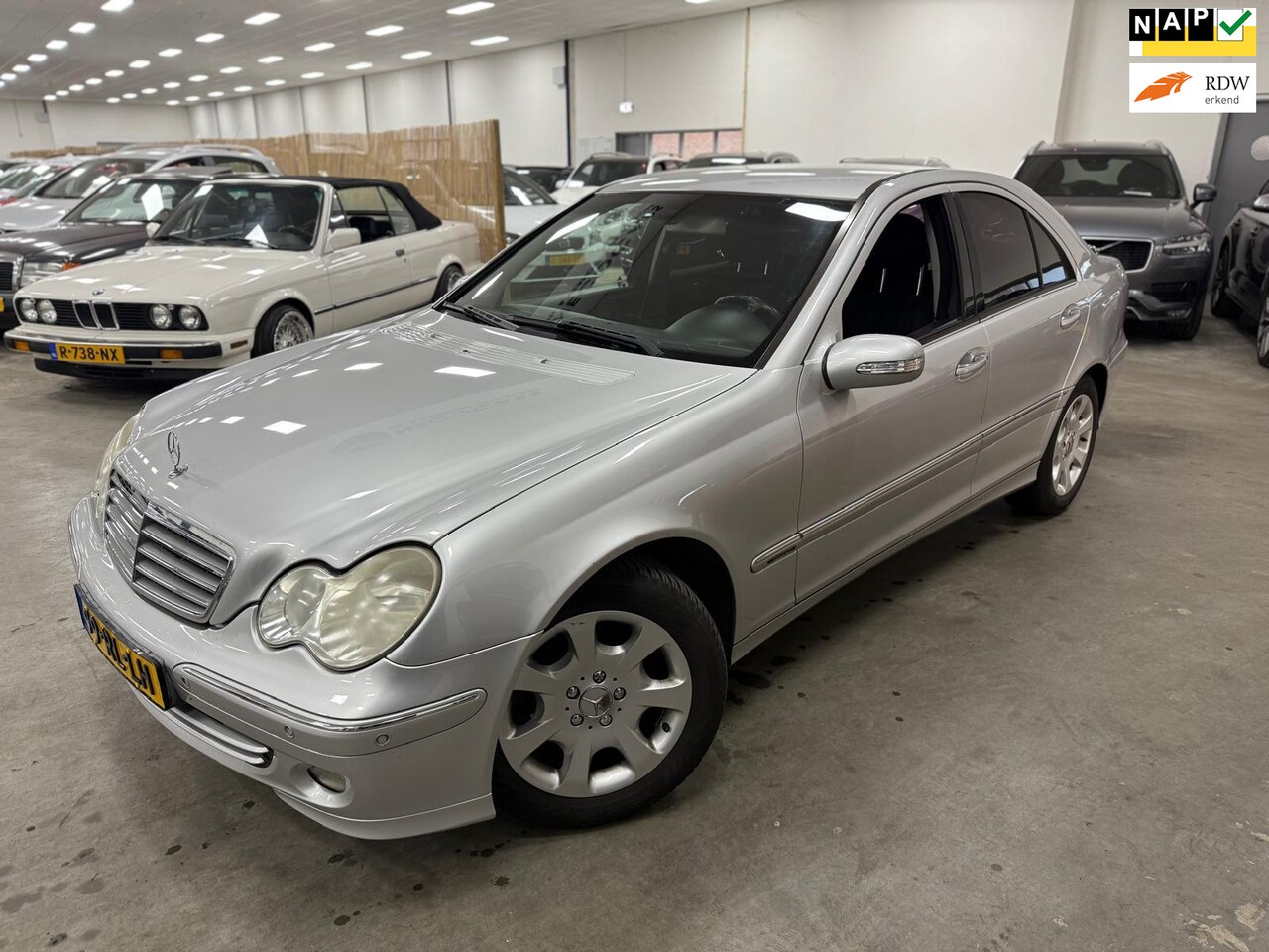 Mercedes-Benz C-klasse - 200 K. Elegance / AUTOMAAT / RIJDT SCHAKELT GOED / NETTE AUTO - AutoWereld.nl