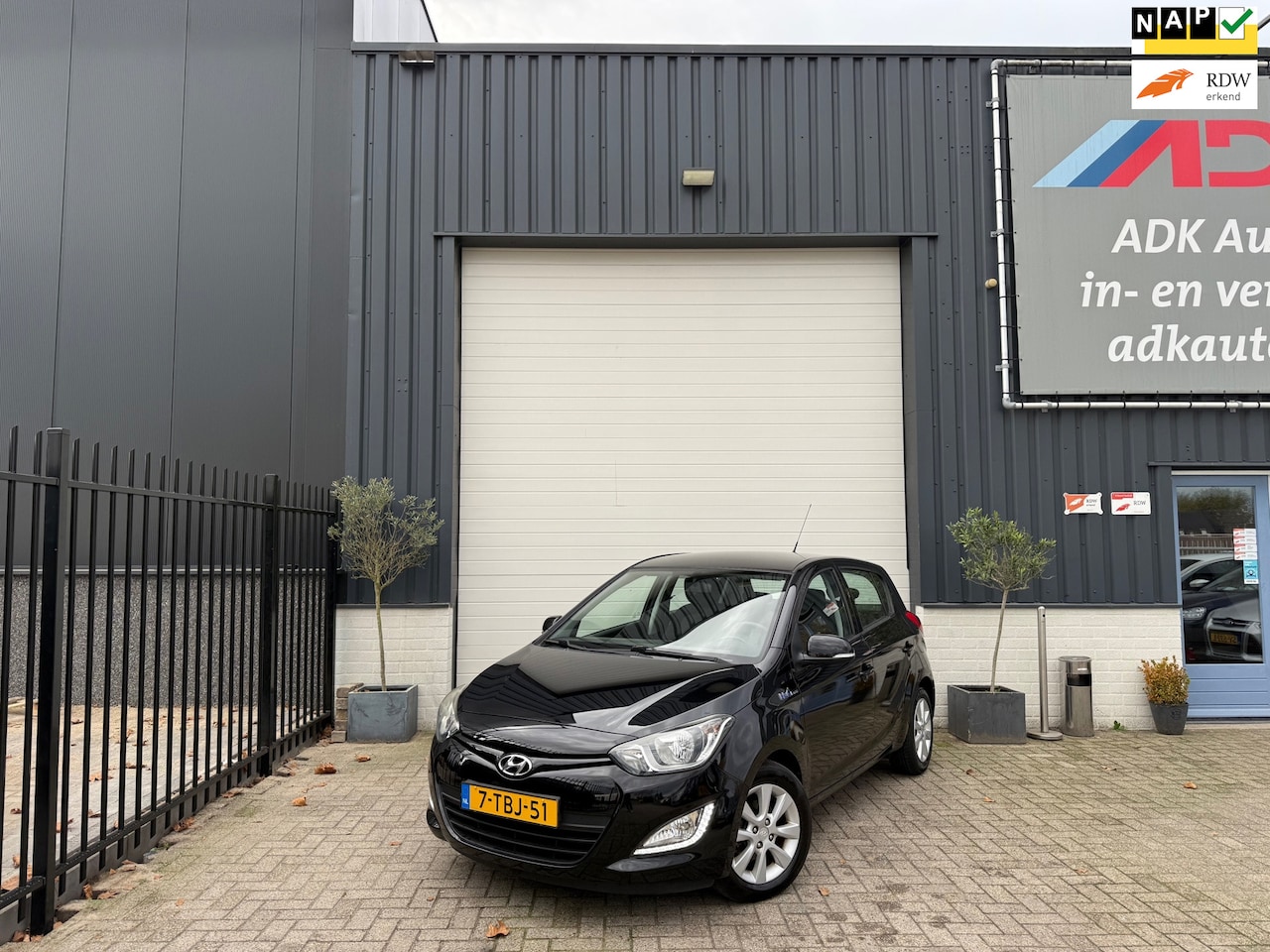 Hyundai i20 - 1.2i i-Deal AIRCO/LM VELGEN/MOOIE AUTO - AutoWereld.nl