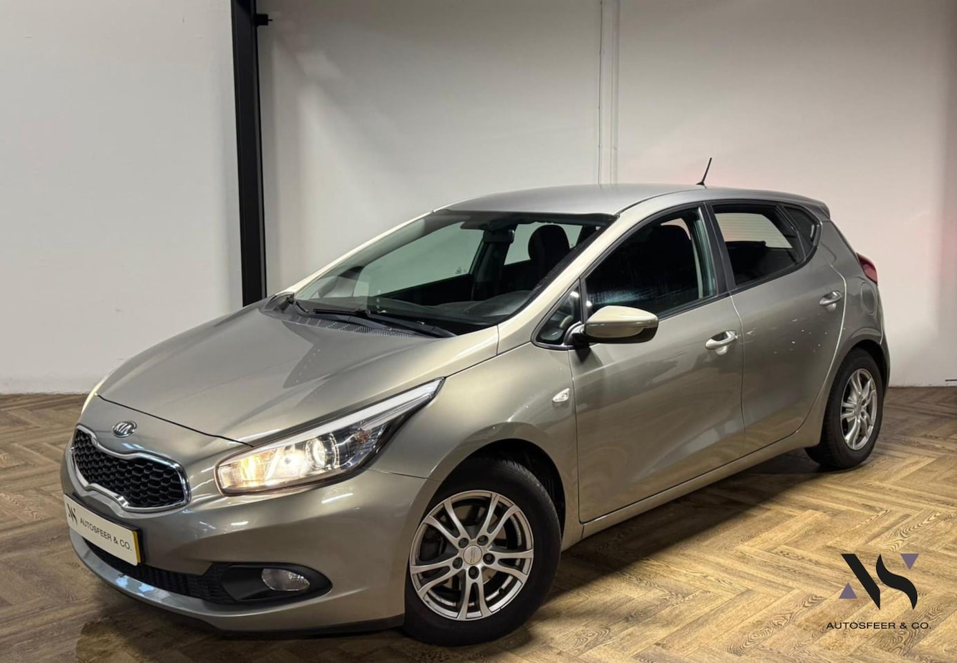 Kia Cee'd - 1.4 CVVT AIRCO BLUETOOTH - AutoWereld.nl