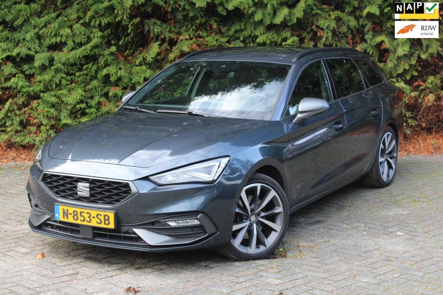 SEAT Leon Sportstourer - 2.0 TDI FR Business Intense 150PK Automaat BTW | Parkeercamera | Apple/Android Carplay | T - AutoWereld.nl