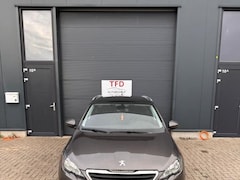 Peugeot 308 SW - 1.2 PureTech Blue Lease Executive