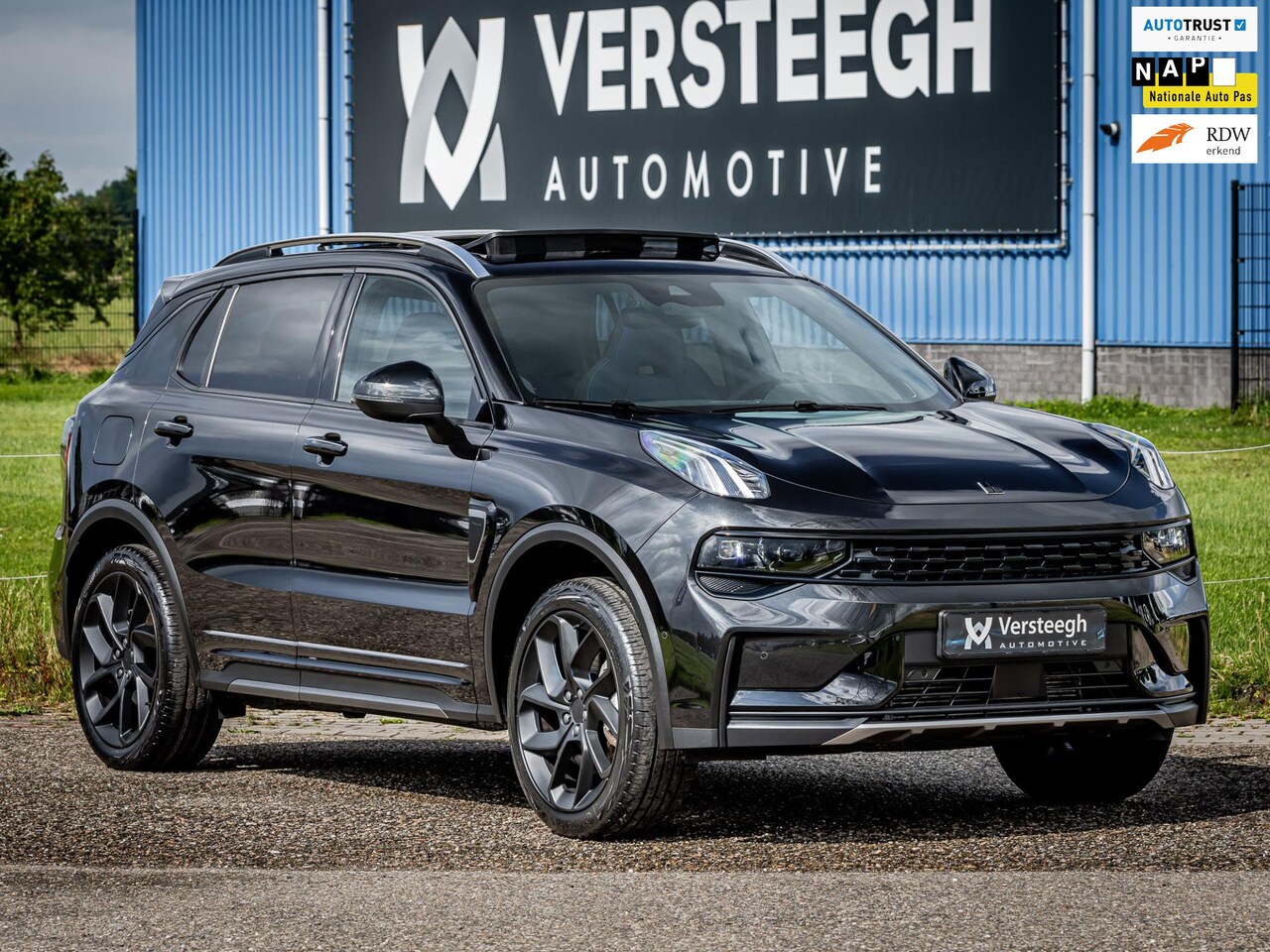 Lynk & Co 01 - 1.5 Plug-In Hybrid 262pk BLACKED OUT | Zwarte hemel | 360 Camera - AutoWereld.nl