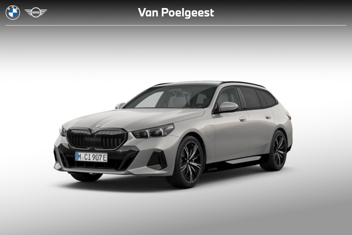 BMW 5-serie Touring - 550e xDrive | M Sportpakket Pro | Innovation Pack | Travel Pack | Comfort Pack | Trekhaak - AutoWereld.nl