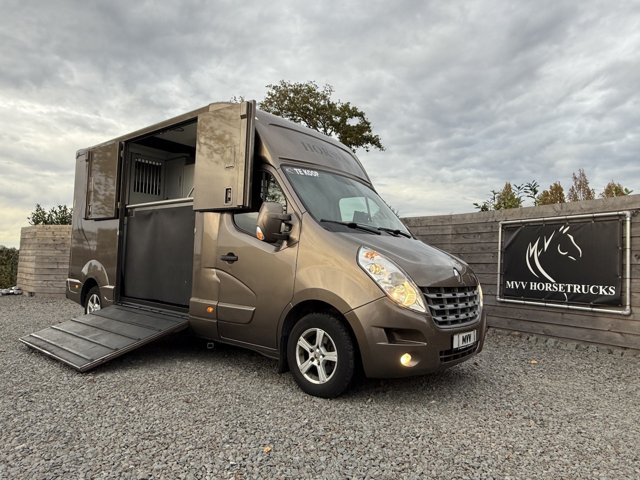 Renault Master - Paardenwagen MTM 3XL | HENGST | AUTOMAAT | 38.913KM | B-RIJBEWIJS BEZICHTIGEN OP AFSPRAAK - AutoWereld.nl