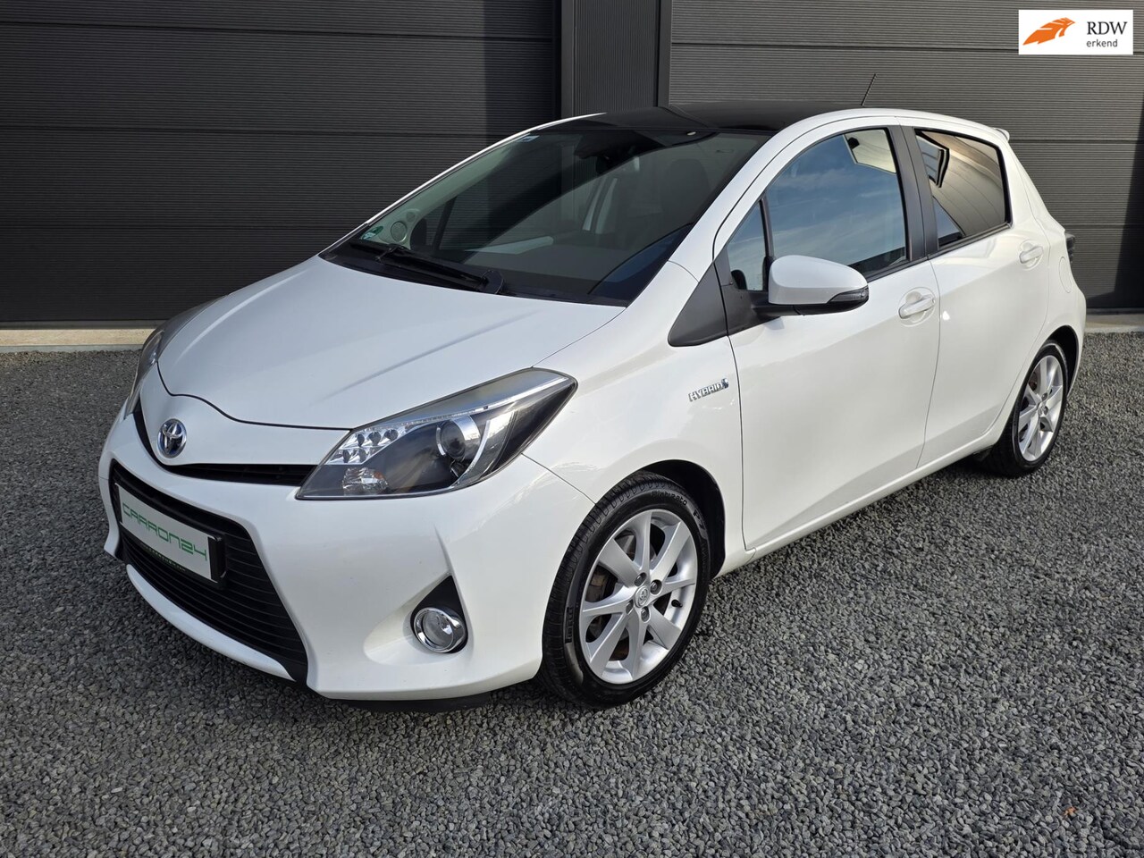 Toyota Yaris - 1.5 Full Hybrid Dynamic | Pano | Navi | Cruise | - AutoWereld.nl