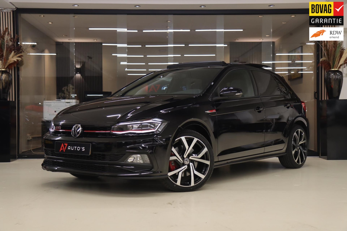 Volkswagen Polo - 2.0 TSI GTI PANO/CARPLAY/KEYLESS/ACC/LANE/BEATSSOUND/SFEER/VOL! - AutoWereld.nl