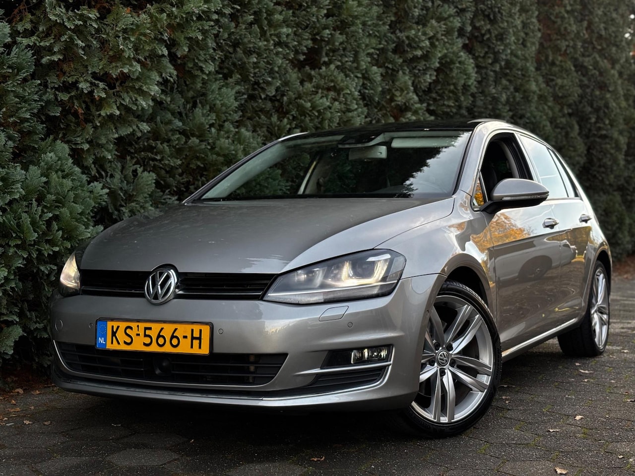 Volkswagen Golf - 1.4 TSI Highline | Pano | Massage | Stoelverwarming - AutoWereld.nl