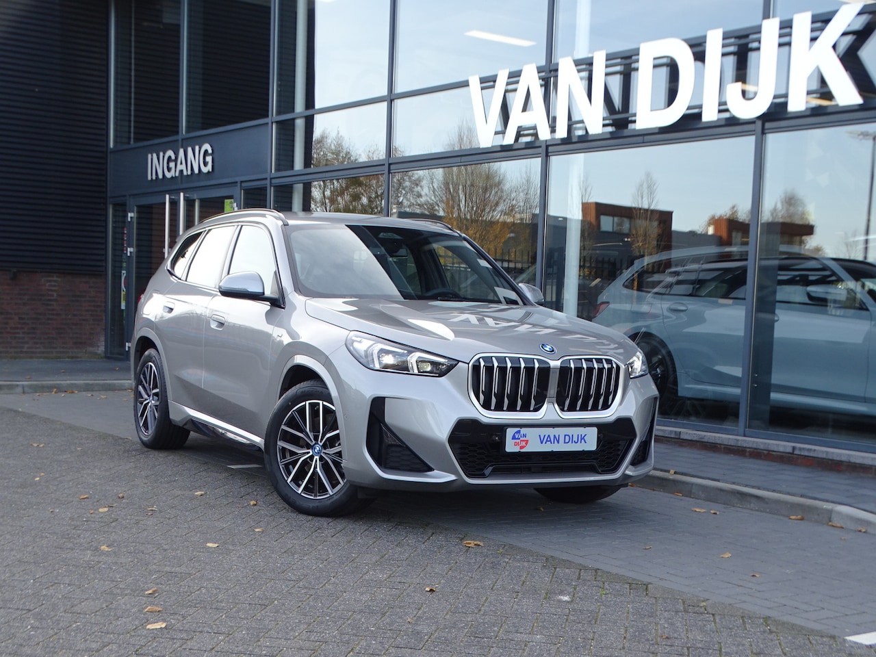 BMW X1 - xDrive25e M Sportpakket Premium-Pack Ada.Led Keyless-entry Luxury-Dash 18''LM Velgen - AutoWereld.nl