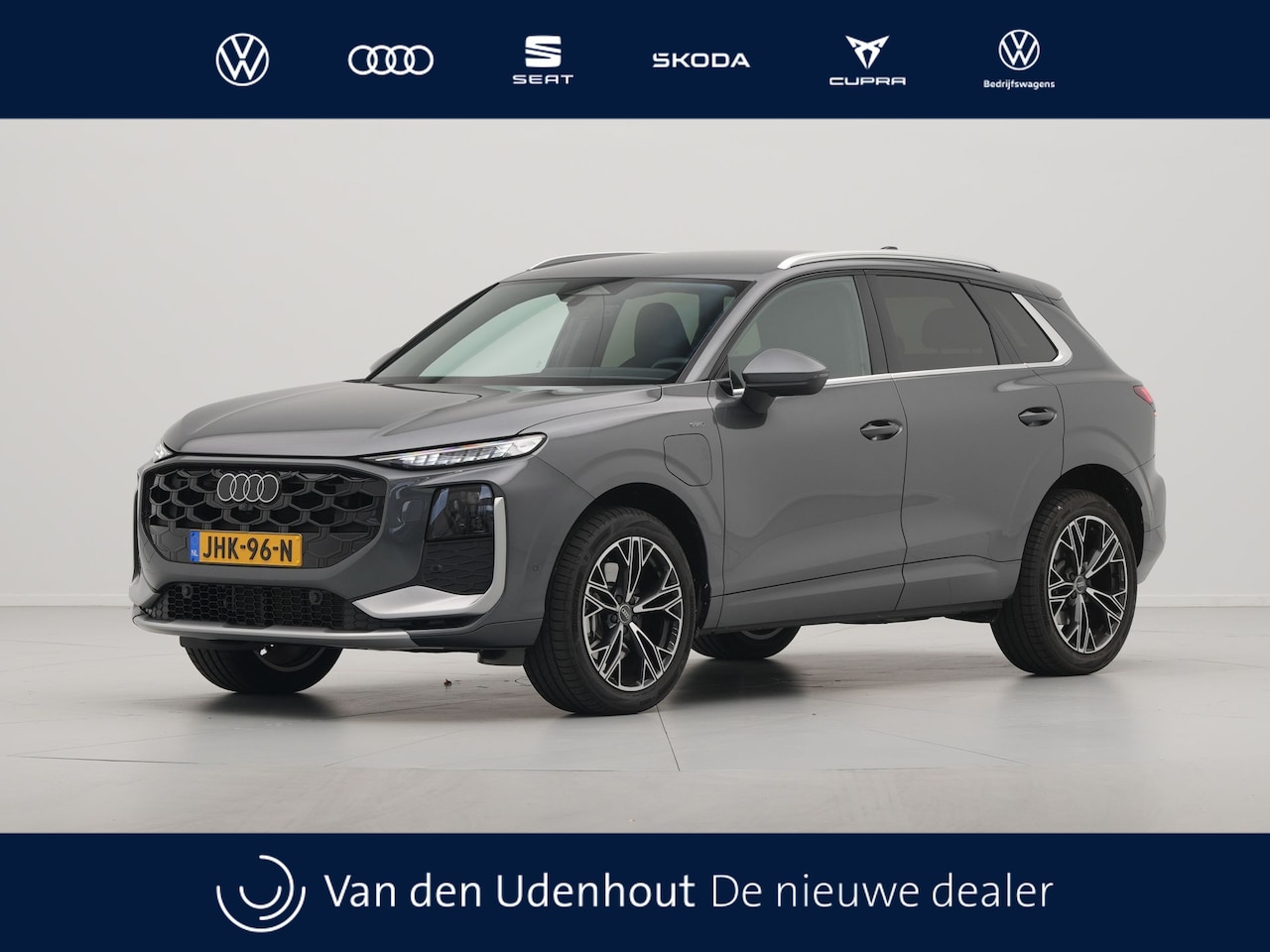 Audi Q3 - 1.5 200kW e-hybrid S edition Adapt. cruise Dodehoeksens. Verw. stoelen Camera Leder - AutoWereld.nl