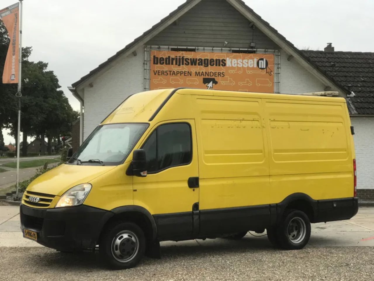 Iveco Daily - 35C12V 2.3 HPi L2H2 Sper Trekh. 3.5t - AutoWereld.nl