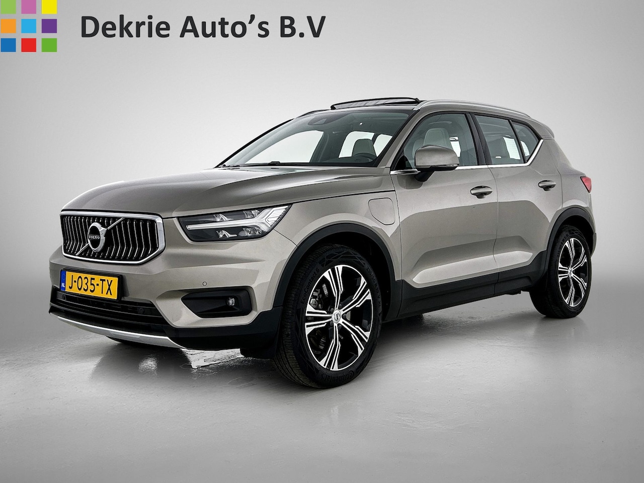 Volvo XC40 - T5 180PK Recharge Inscription / Panoramadak / Leder / Trekhaak / airco-ecc./ Stuurverwarmi - AutoWereld.nl
