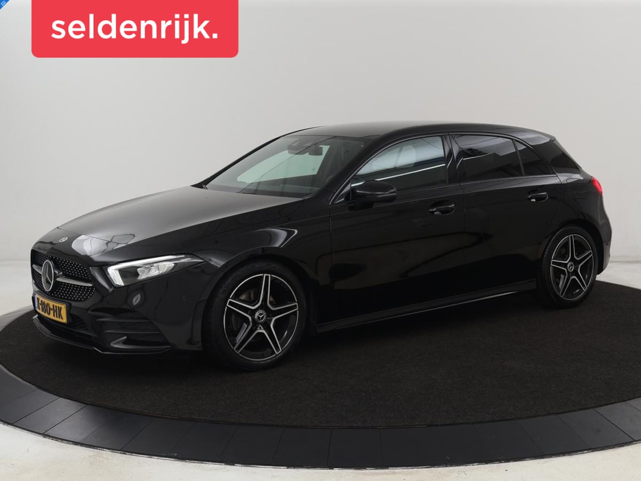 Mercedes-Benz A-klasse - 180 AMG | Adaptive cruise | Trekhaak | Stoelverwarming | Camera | Leder/Alcantara | Sfeerv - AutoWereld.nl
