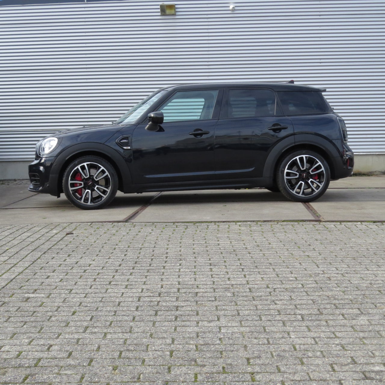 MINI Countryman - 2.0 John Cooper Works ALL4 Chili Panoramadak | Harman Kardon | Memory | Adapt LED | Camera - AutoWereld.nl