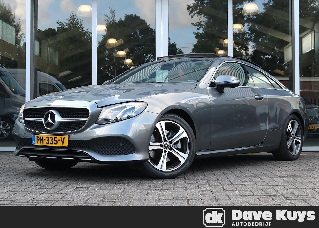 Mercedes-Benz E-klasse Coupé - 200 Premium | Panoramadak | Apple Carplay | Trekhaak - AutoWereld.nl