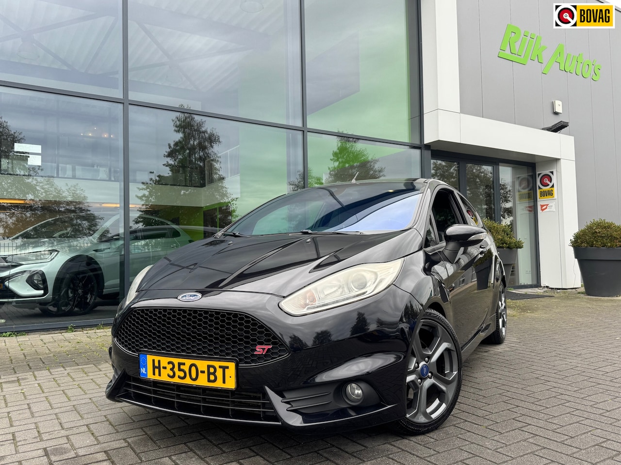 Ford Fiesta - 1.6 ST2 * Camera * Recaro * Stoelverwarming * Clima - AutoWereld.nl